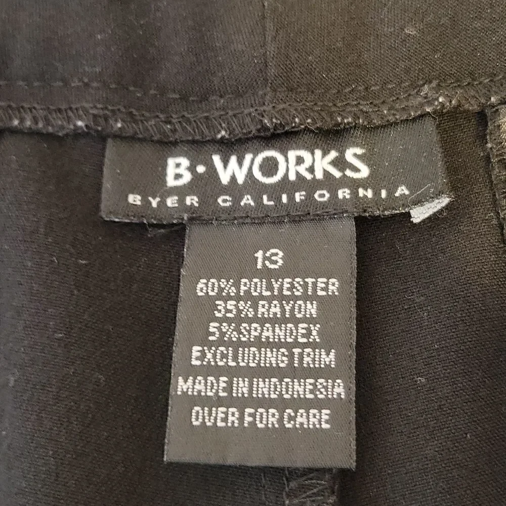 B. Works. Byer California. Classy Shorts. Size 13. EUC